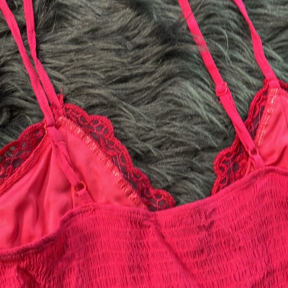 Pink sheer panel lace tank - Picture 9 of 9